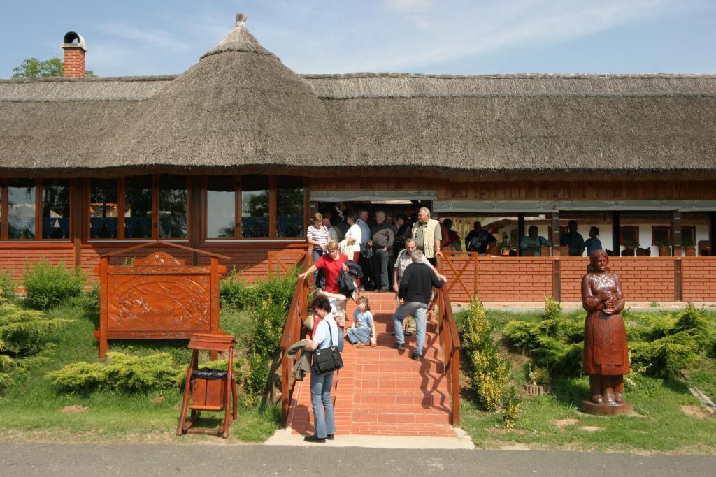 Gasztro élménybirtok - Balatonlelle-Rádpuszta Hotel Exterior foto