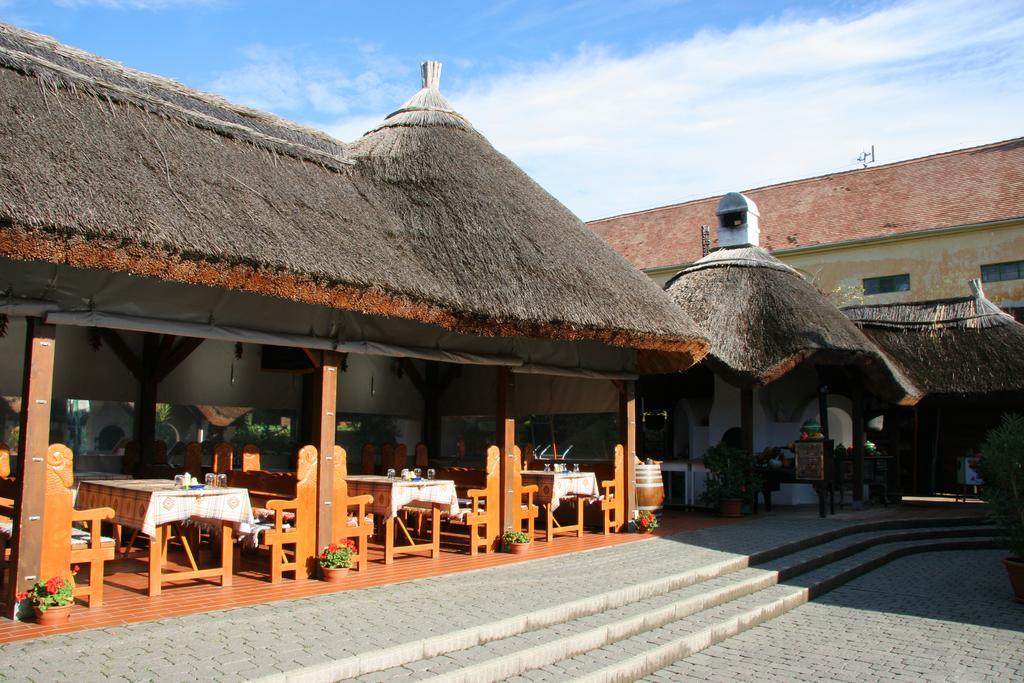 Gasztro élménybirtok - Balatonlelle-Rádpuszta Hotel Exterior foto