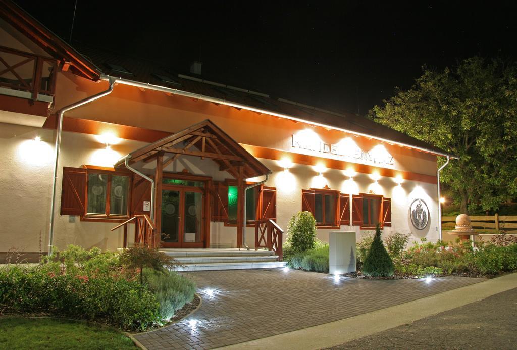 Gasztro élménybirtok - Balatonlelle-Rádpuszta Hotel Exterior foto