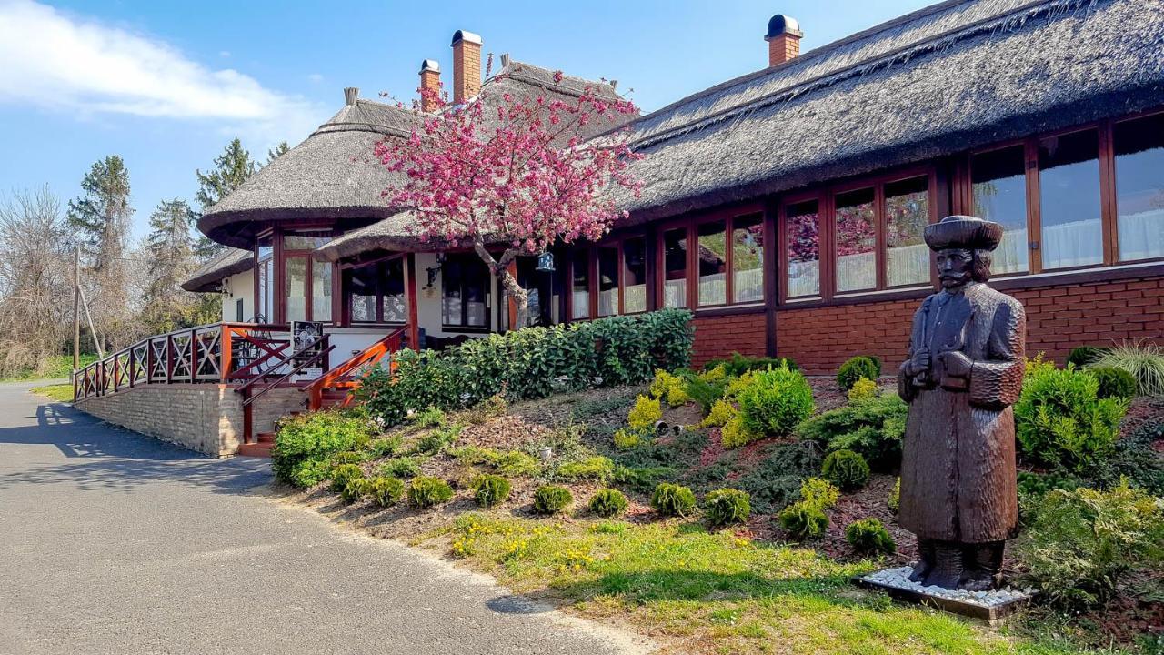 Gasztro élménybirtok - Balatonlelle-Rádpuszta Hotel Exterior foto